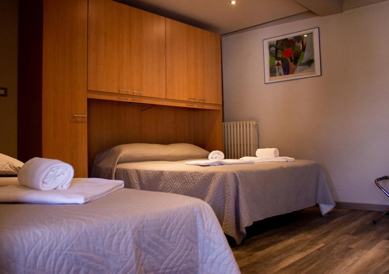 Hotel Trattoria Due Citroni Casalgrasso Zewnętrze zdjęcie
