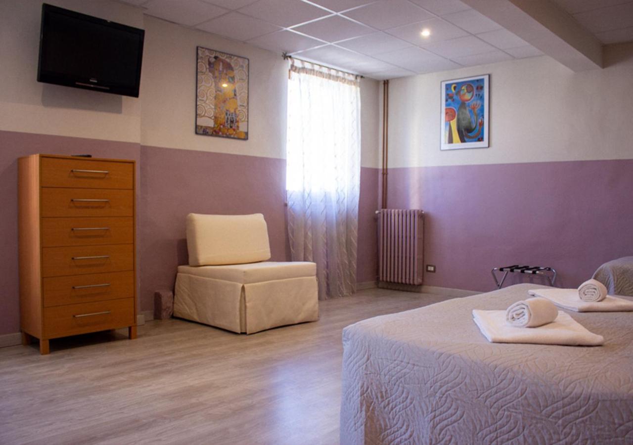 Hotel Trattoria Due Citroni Casalgrasso Zewnętrze zdjęcie