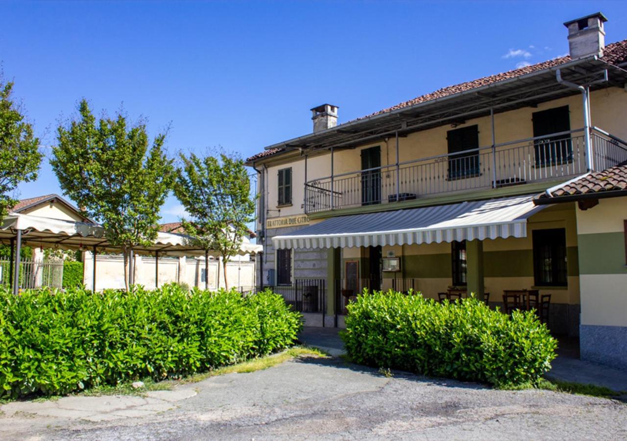 Hotel Trattoria Due Citroni Casalgrasso Zewnętrze zdjęcie