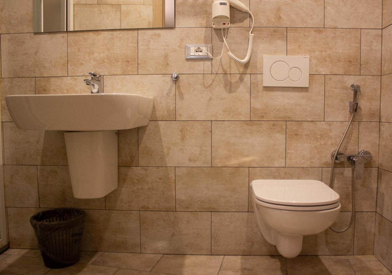 Hotel Trattoria Due Citroni Casalgrasso Zewnętrze zdjęcie