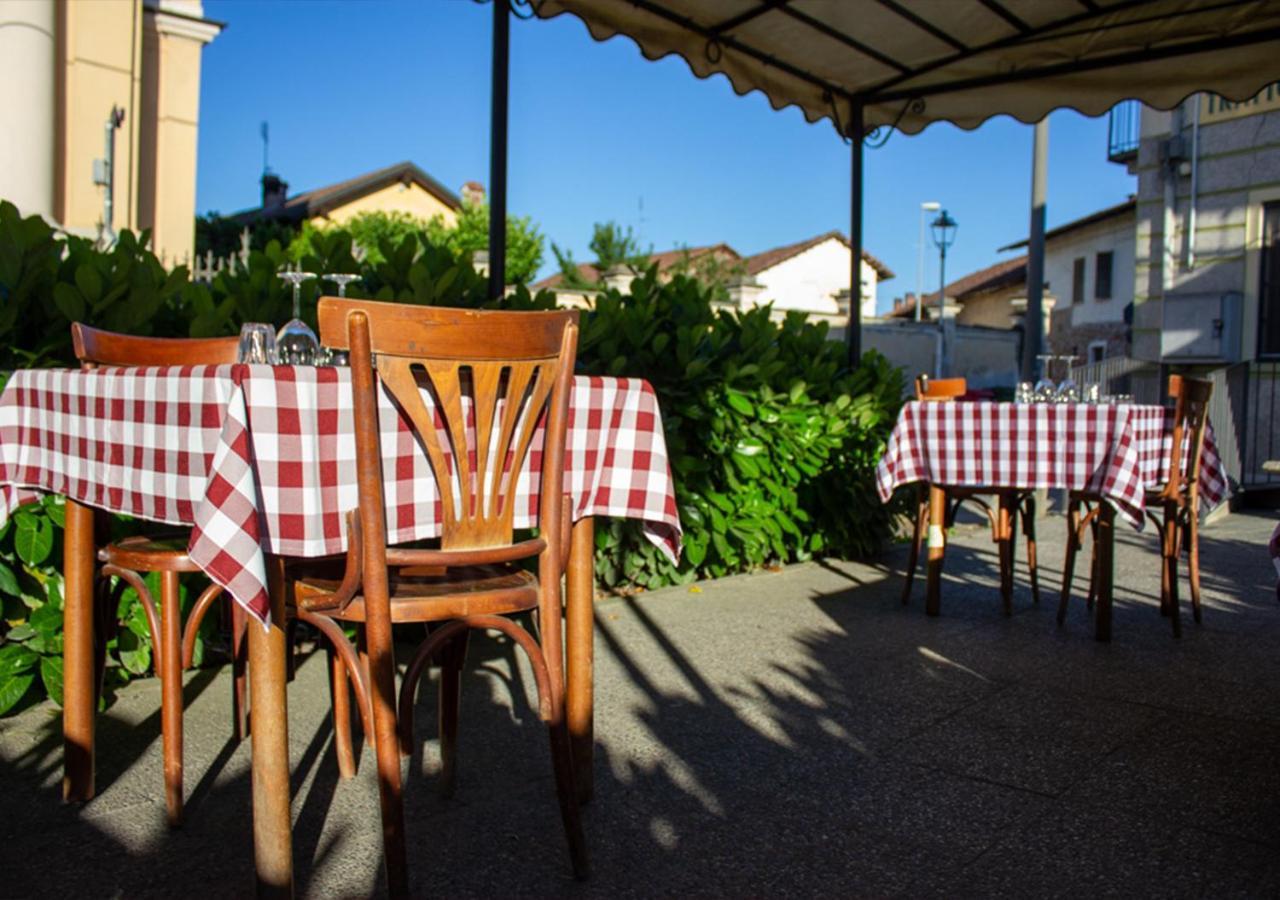 Hotel Trattoria Due Citroni Casalgrasso Zewnętrze zdjęcie