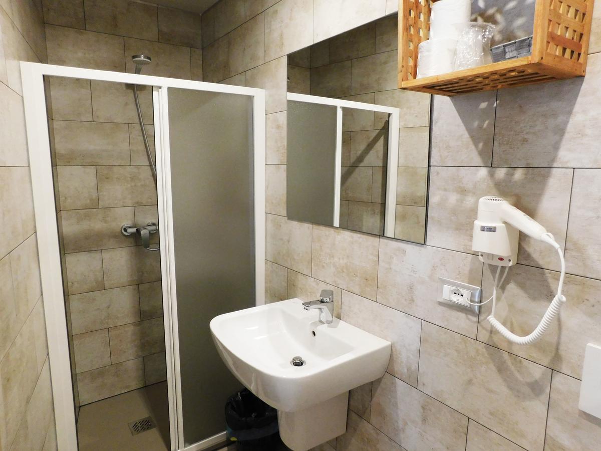 Hotel Trattoria Due Citroni Casalgrasso Zewnętrze zdjęcie