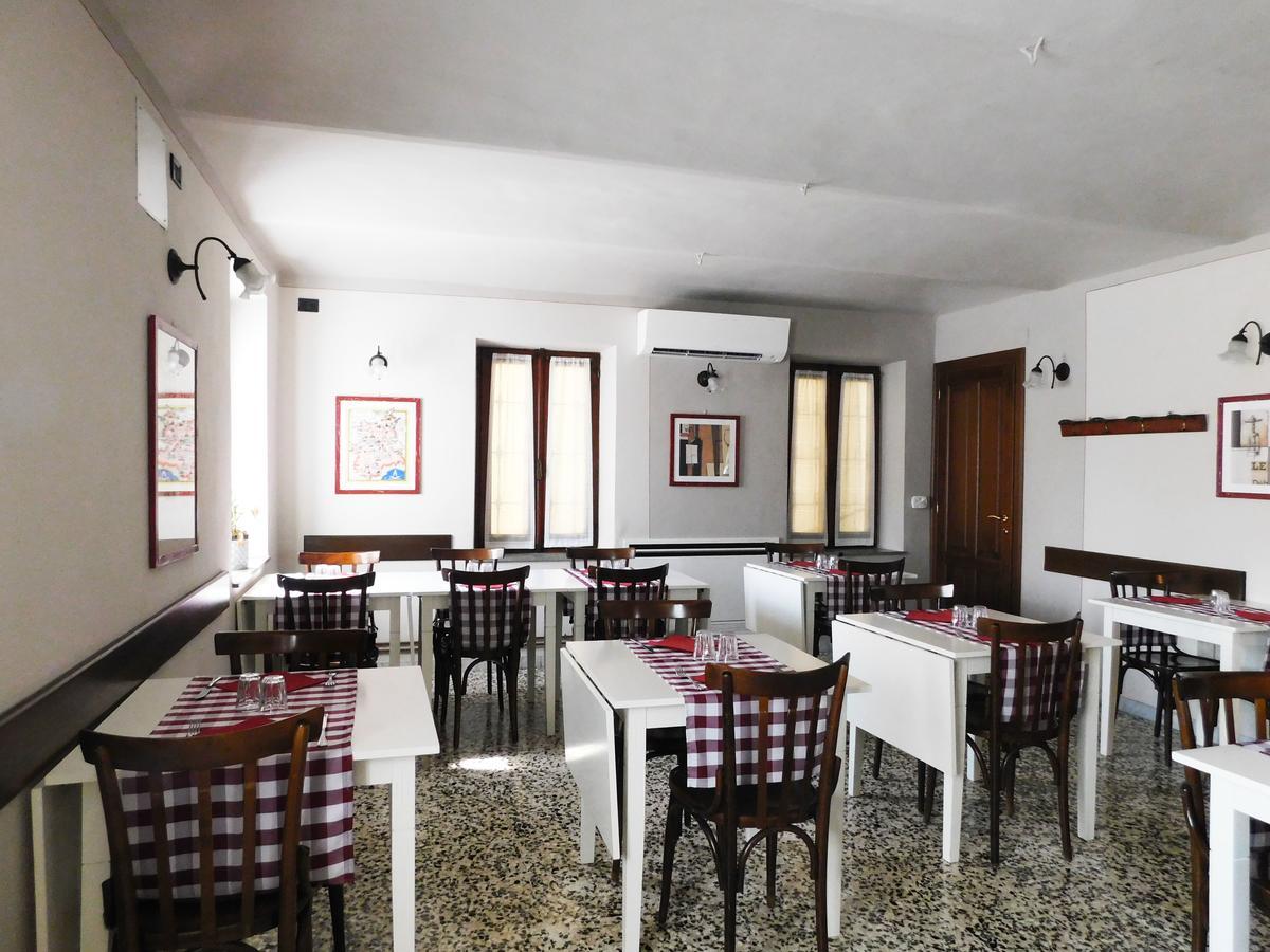 Hotel Trattoria Due Citroni Casalgrasso Zewnętrze zdjęcie