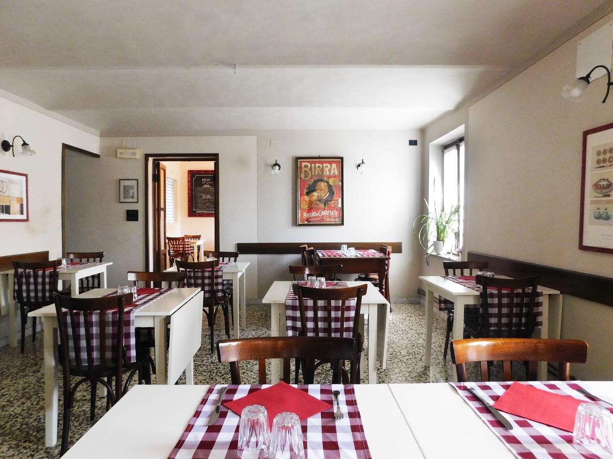 Hotel Trattoria Due Citroni Casalgrasso Zewnętrze zdjęcie