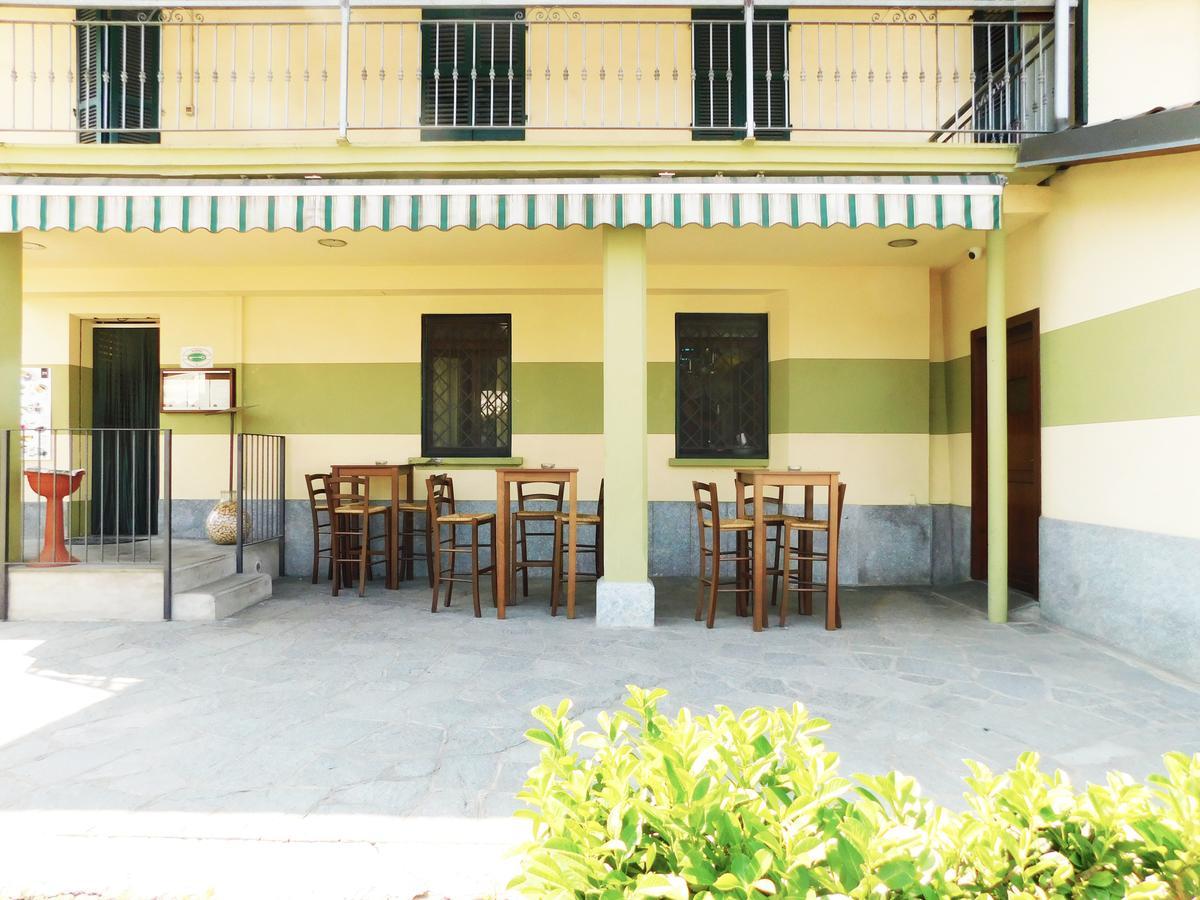 Hotel Trattoria Due Citroni Casalgrasso Zewnętrze zdjęcie
