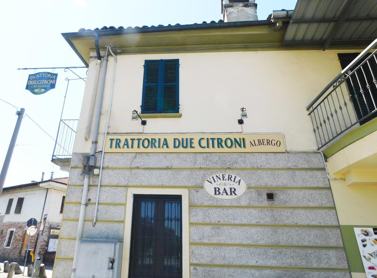 Hotel Trattoria Due Citroni Casalgrasso Zewnętrze zdjęcie